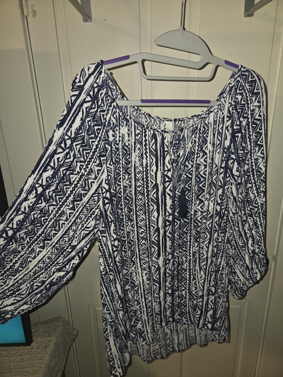 NY Collection Tops - NY Collection White and Navy Patterned Peasant Top
